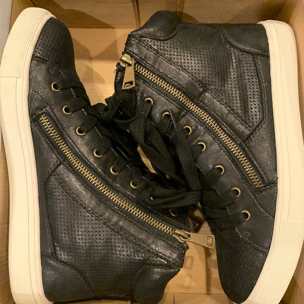 Steve Madden Gym Shoe
